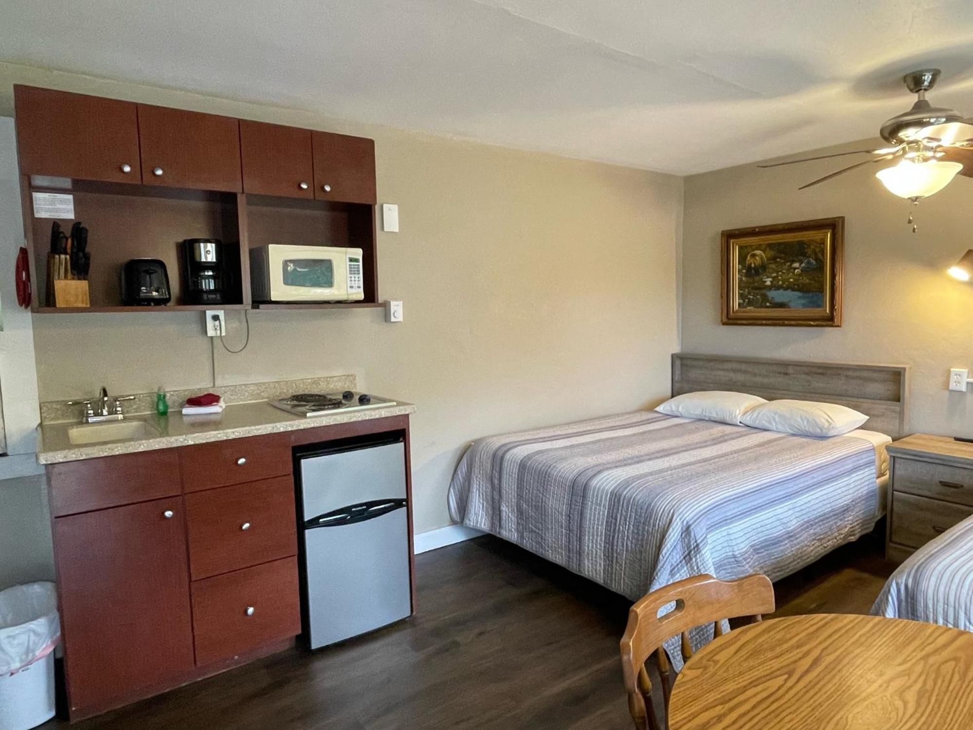 Hill View Motel And Cottages Lake George Phòng bức ảnh